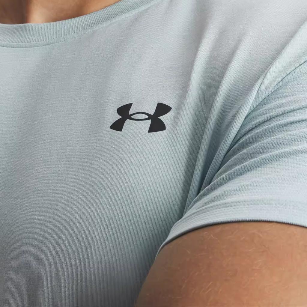 Under Armour Однотонная футболка-пуловер с коротким рукавом Мужские топы 6010591-477