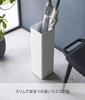 Yamazaki Jitsugyo 1578 Квадратная белая Ш15 x Г15 x В48см Умная подставка для зонтов Тонкая со съемным поддоном для воды
