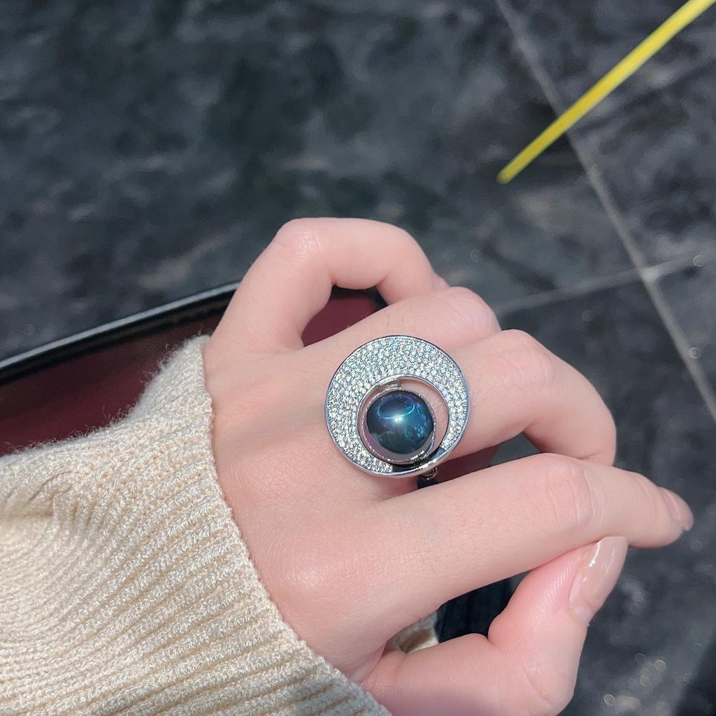 Кольцо с имитацией таитянского черного жемчуга, открытое, звездное, с ауральным свечением, роскошное, с темпераментом, ощущение высокого класса, полностью покрытое бриллиантами