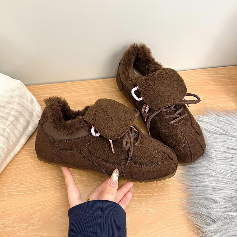 Ретро велюровые немецкие тренировочные туфли на плоской подошве с мягкой подошвой для женской зимы 2025 года, новые пушистые туфли с внутренней платформой, универсальные теплые хлопковые туфли