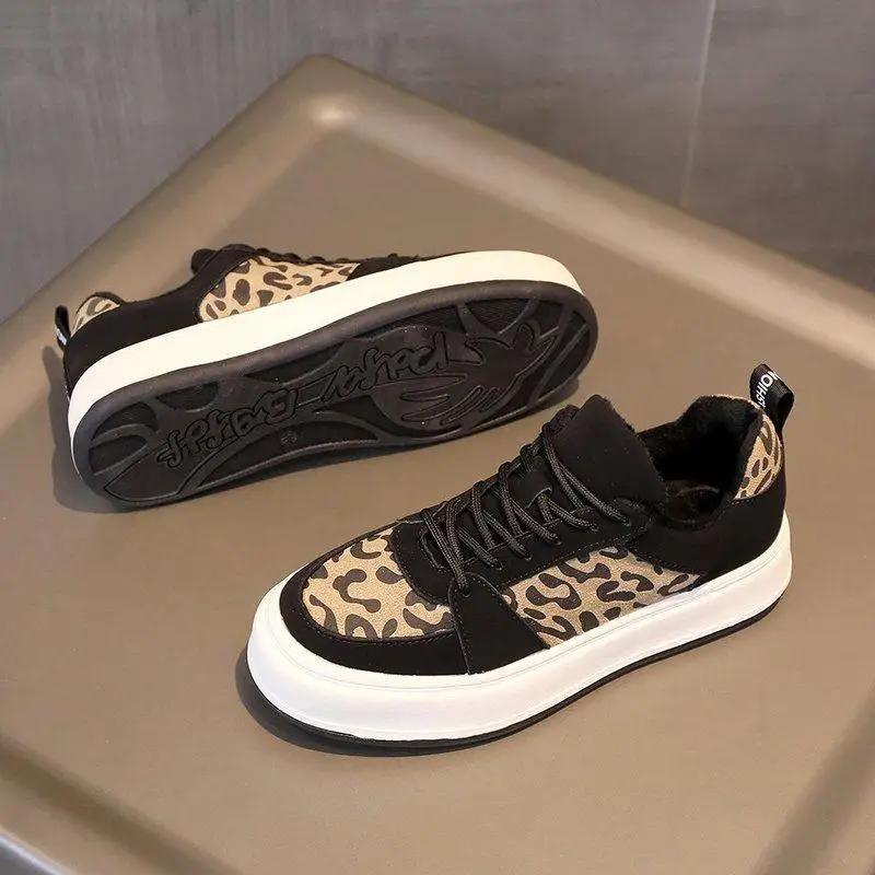 Леопардовый принт плоские туфли для женщин тенденции 2024 эстетика предлагает прогулочную женскую обувь удобная и элегантная распродажа новинка 39