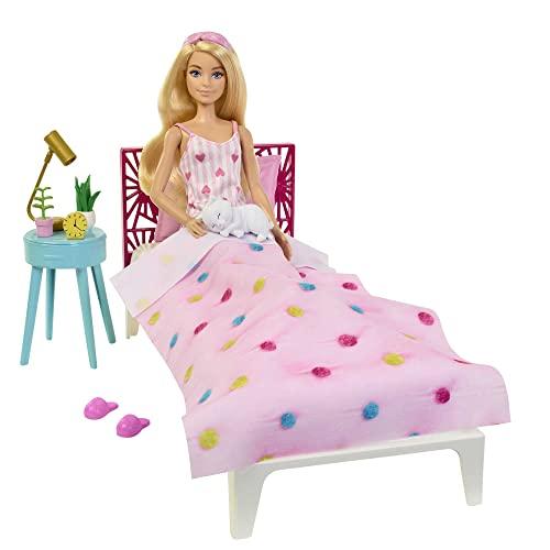 Mattel Barbie Милая Розовая Спальня (Как показано в фильме «Барби») - Игровой набор «Кукла-переодевашка» (От 3 лет и старше) HPT55