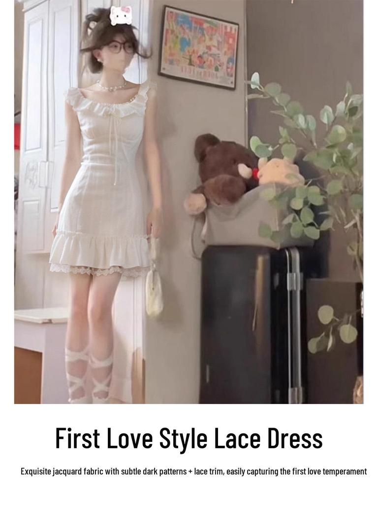 Элегантное белое платье с короткими рукавами: Красивое приталенное мини-платье в стиле «старые деньги», идеально подходящее для моментов первой любви.