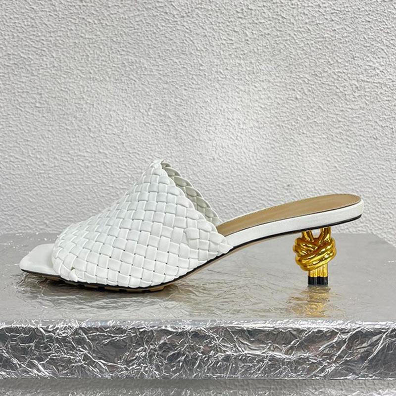 Обувь Высокое качество Женские тапочки Однотонные Модные Весенние и Осенние Повседневные кожаные Женские сандалии большого размера 4346