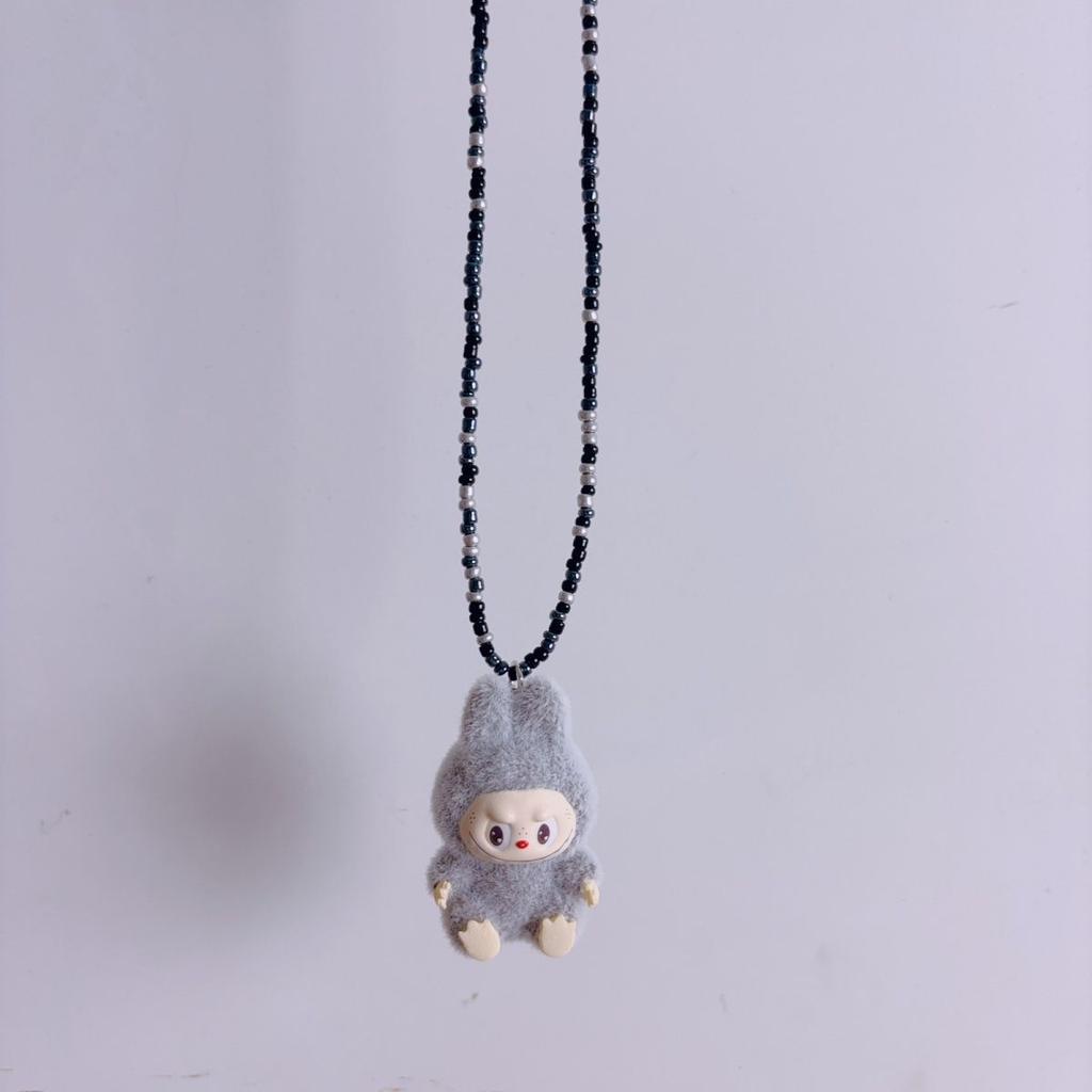 Красочное ожерелье-чокер с бусинами Labubu для вечеринки, длинная женская цепочка на ключицу, новый нишевый дизайн 2025