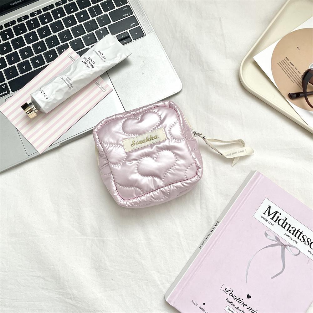 Pu Heart Shape Womens Hygiene Pad Case With Portable Makeup Storage For Travel