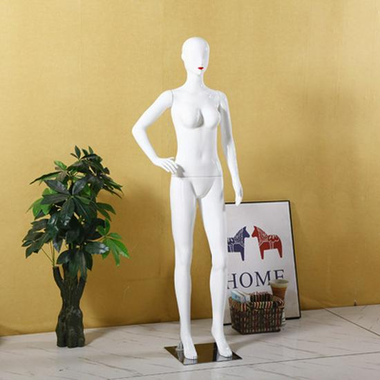 Женский манекен в полный рост для демонстрации в магазинах одежды