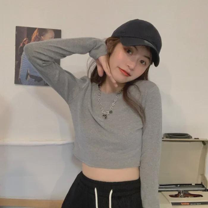 Женская белая футболка-кроп-топ с длинными рукавами в корейском стиле, облегающая, идеально подходит для весенних и осенних тенденций