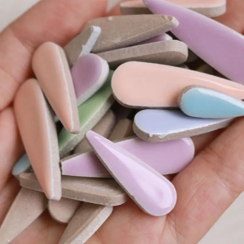 100 г Разноцветная неровная керамическая мозаичная плитка DIY Мозаика Изготовление камней для ремесел Хобби Искусство Настенное украшение Лепесток овал 917