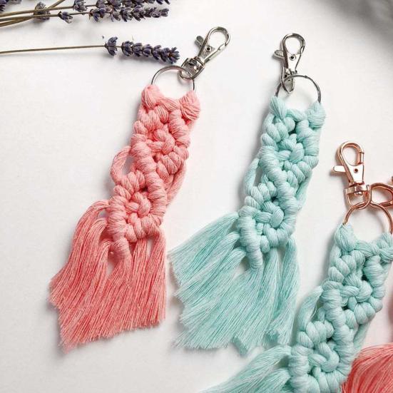 Брелок для ключей в богемном стиле ручной работы с кисточкой и пряжкой в ​​этническом стиле декоративный винтажный ручной работы макраме