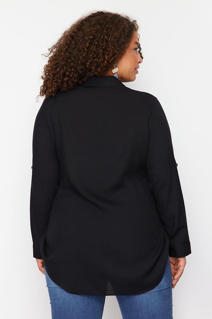 Женская черная рубашка больших размеров