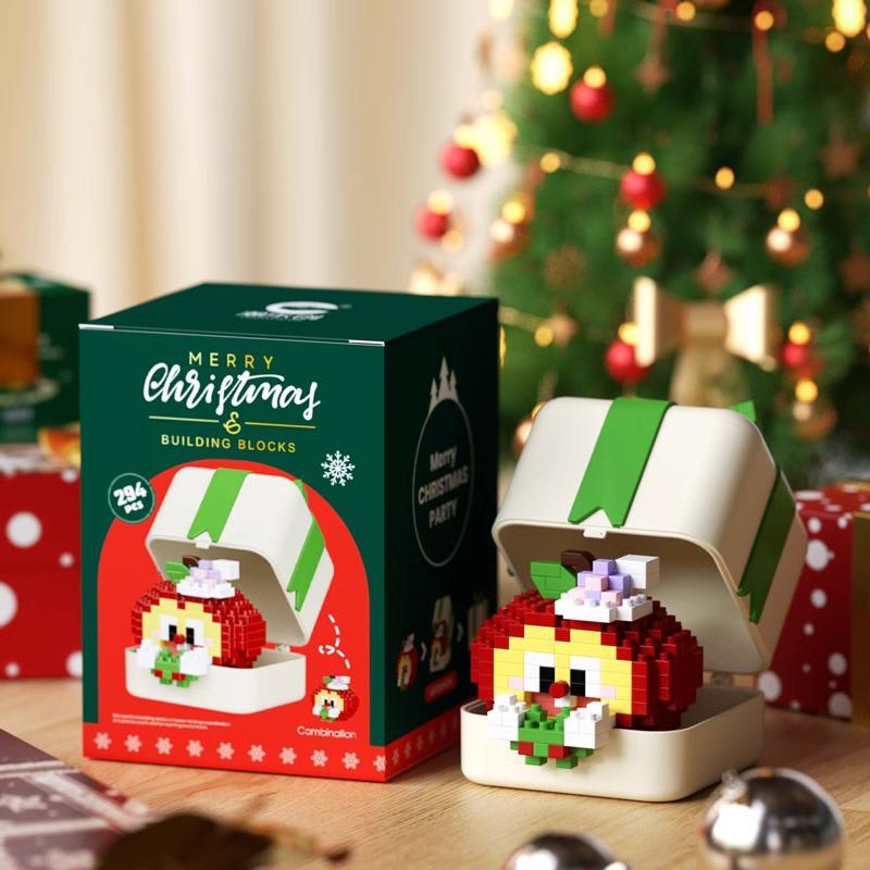 Музыкальная шкатулка-елка из строительных блоков - Игрушки Санта и снеговик для детей