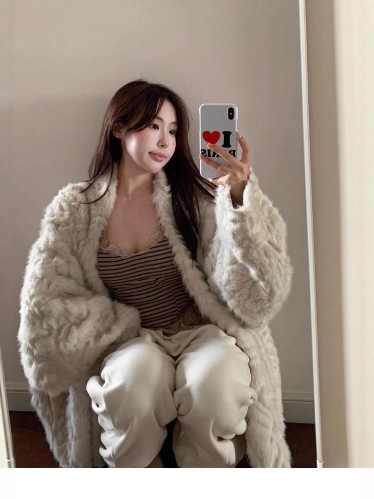 Женское пальто средней длины из искусственного меха норки и замши - Зимнее пальто оверсайз ленивого стиля с крашеными кончиками