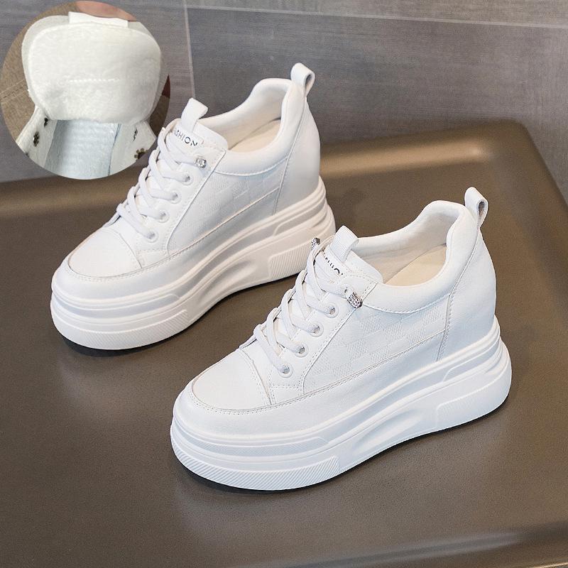 Женские туфли на небольшой дышащей платформе - высота 10 см, без шнурков, белые, летний стиль