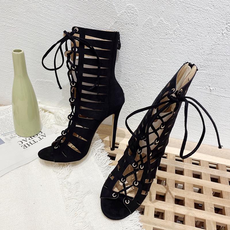 Liyke Летняя мода ажурные женские ботильоны с перекрестными шнурками сандалии гладиаторские туфли с открытым носком на молнии тонкие высокие каблуки женская обувь черного цвета