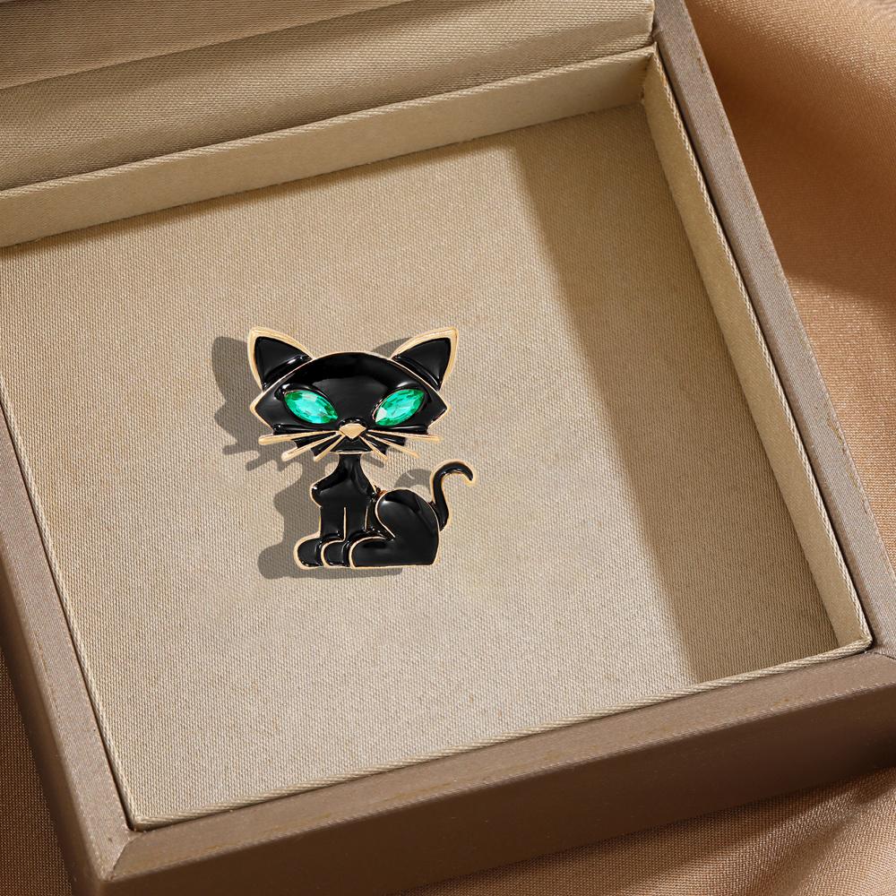 Брошь Кошка с зелеными глазами Брошь Универсальный Животное Металлический значок Модный Одежда Сумка Аксессуары для шарфа Броши Булавка