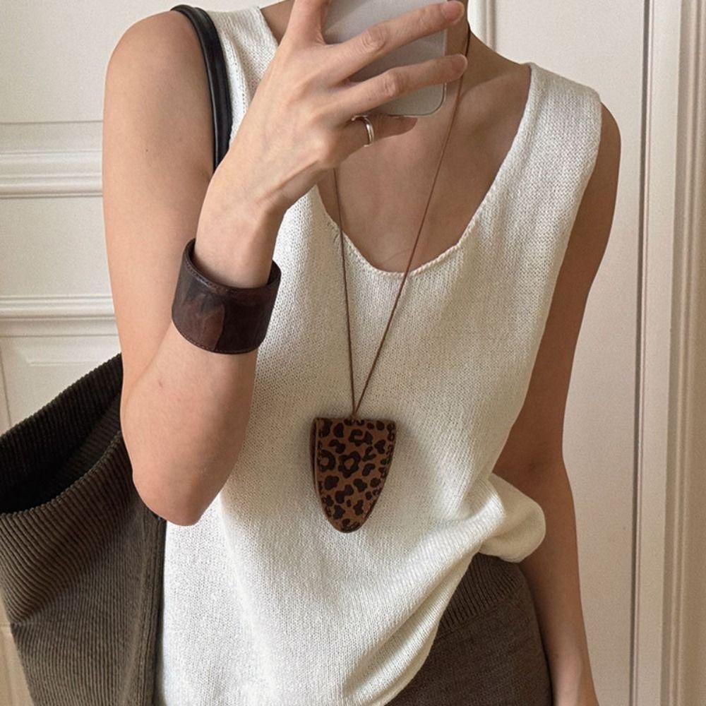 Anti-lost Pu Leather Magnetic Glasses Clip Pendant Sunglasses Glasses Holder Travel Accessory