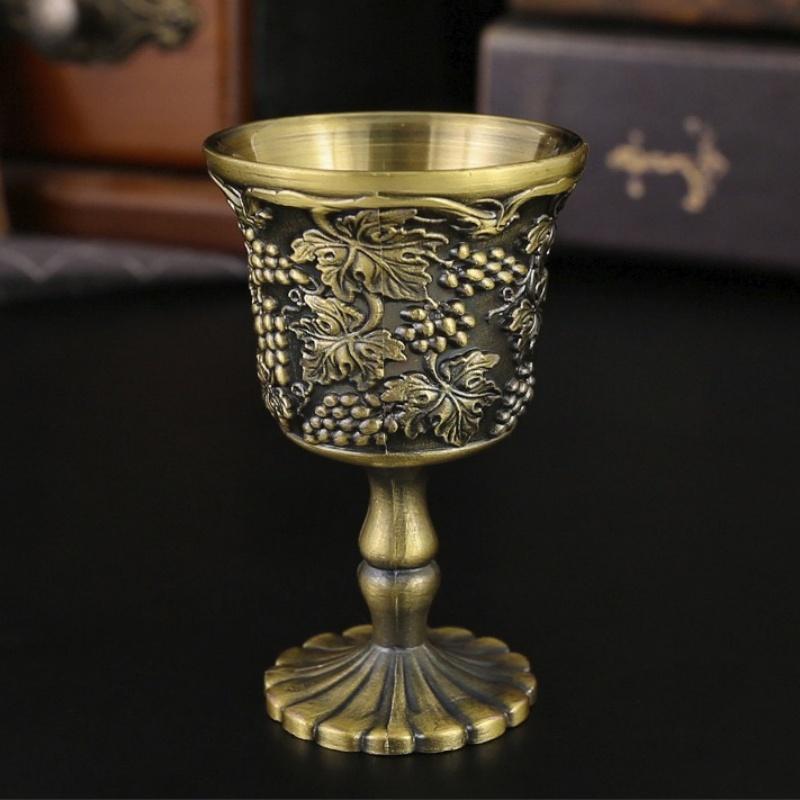 Mini Wine Glass, Multiple Colors Delicate Vintage Spirits Goblet, Alloy Portable Chalice Cup Friends Festive Decoration,1pcs