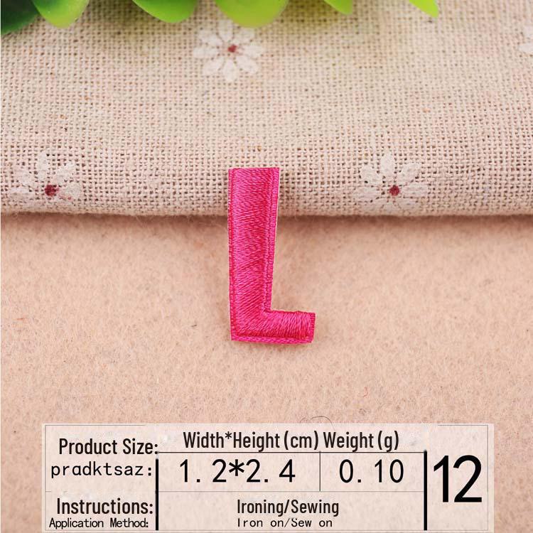 Розовая вышитая нашивка с буквами алфавита для украшения одежды