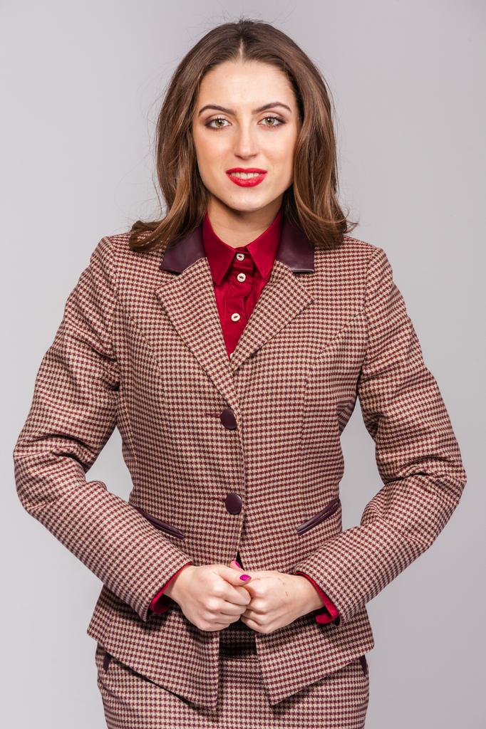 Классическая приталенная рубашка из хлопка с длинным рукавом 