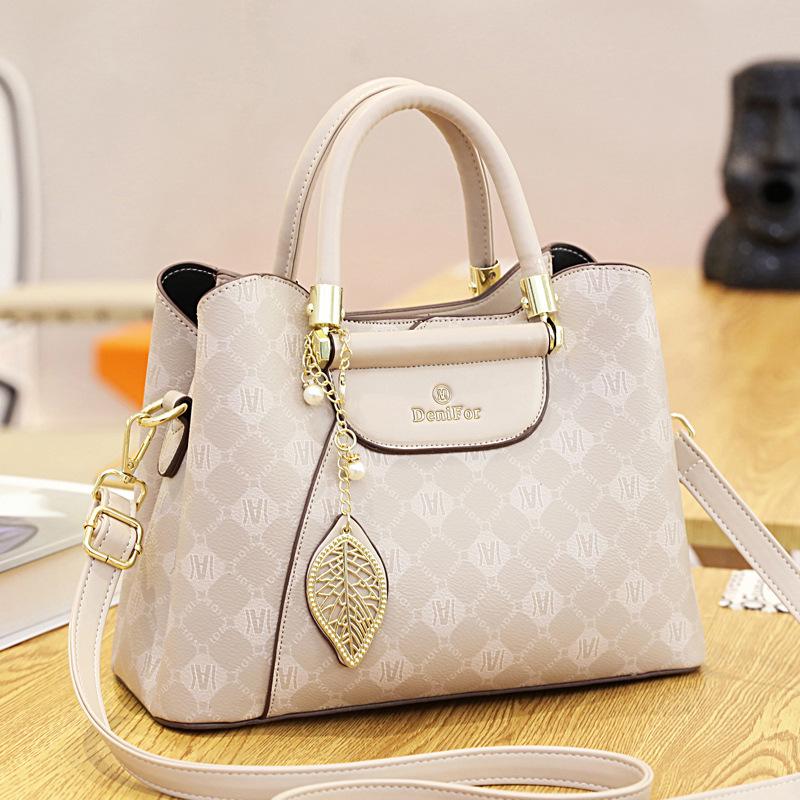 Manufacturer Large-capacity Handbag Women's 2025 New Fashion Commuter Shoulder Messenger Bag Versatile Women's Bag Women's Bag