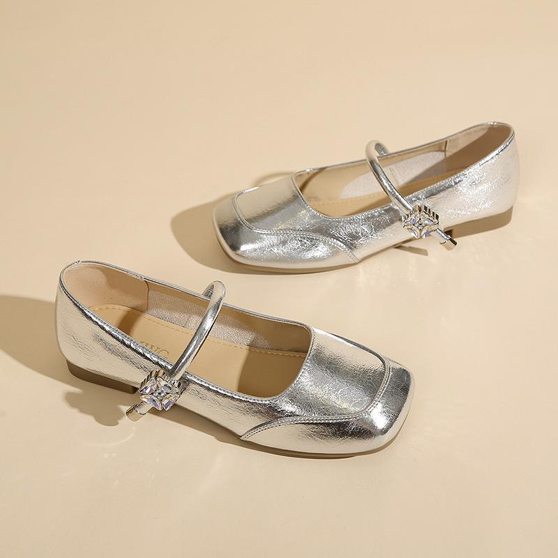 2025 лето новая обувь на плоской подошве одинарная обувь квадратный носок мелкий вырез ремешок с пряжкой Мэри Джейн туфли с юбкой женская обувь