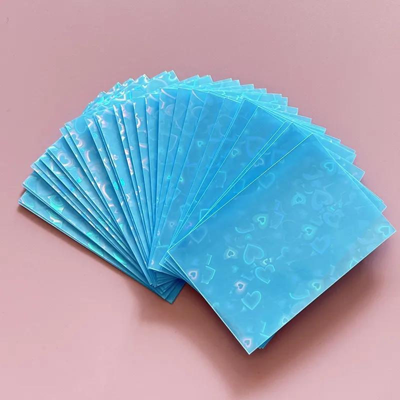 50 шт./лот 61*91 мм сердце любовь лазерная мигающая карта рукава протектор для держателя фотокарт голографическая фольга защитная пленка