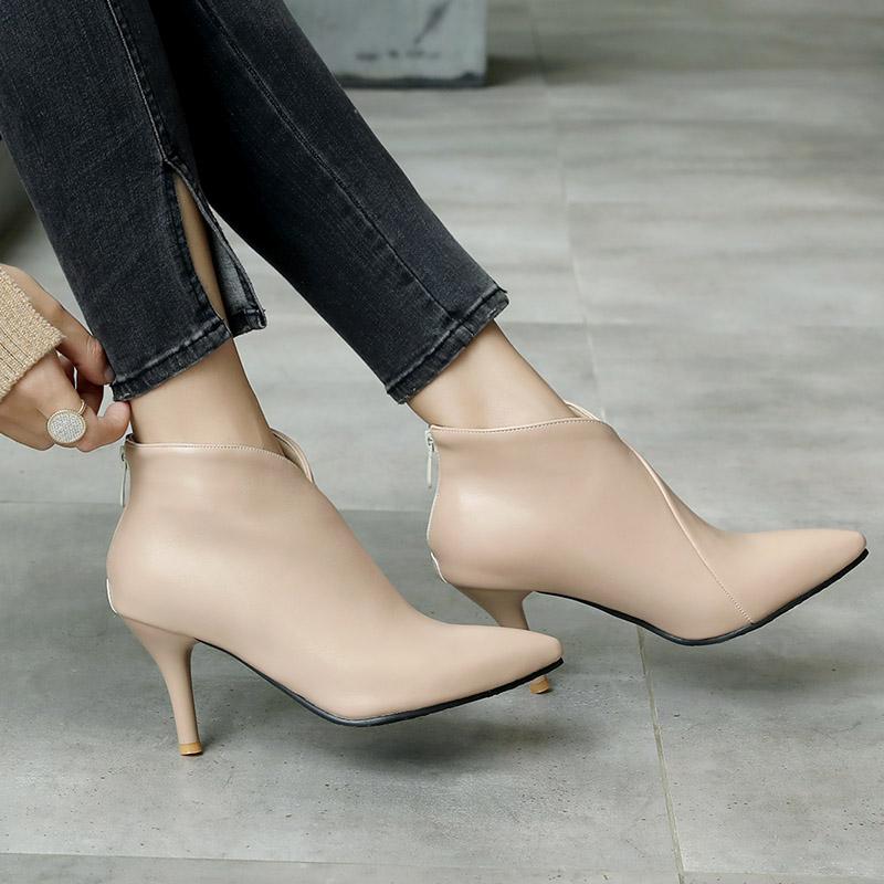 Женские короткие ботинки на высоком каблуке, осенне-зимние новые однотонные удобные и универсальные большие ботинки на небольшом остром каблуке
