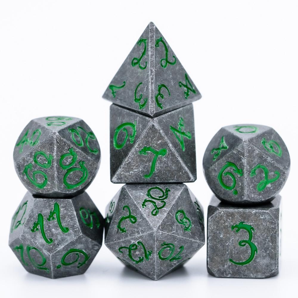 Металлический набор кубиков Cusdie для D&D с шрифтом "Дракон", 7 шт., полиэдрический набор кубиков DND для ролевых игр, настольных игр Pathfinder и других настольных игр