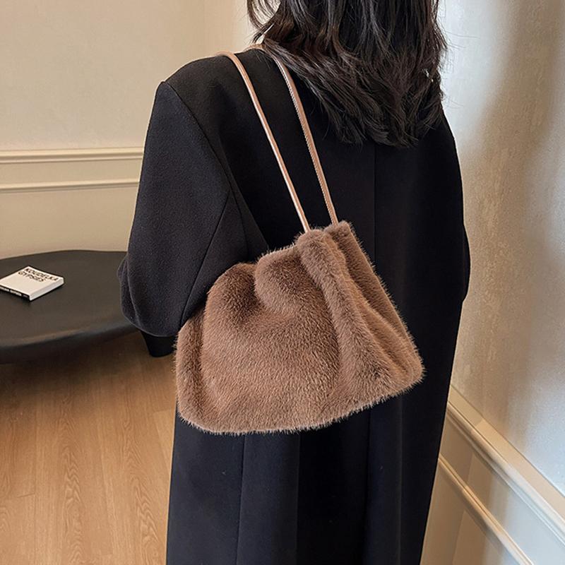 Новая плюшевая сумка-ведро для осени и зимы, женская высококачественная текстурная нишевая дизайнерская сумка-тоут для通勤