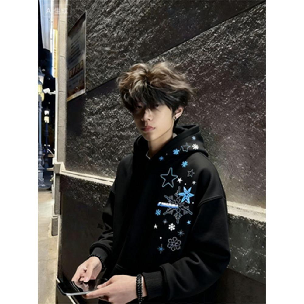 Unisex Retro Snowflake Embroidered Hooded Sweatshirt - Casual Loose Fit for Autumn/Winter