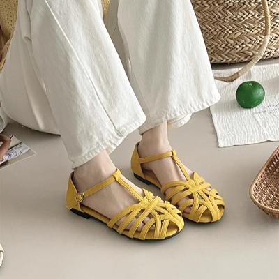 Летняя мода 2025 Плетение Полые Плоская подошва Баотоу Удобные Сандалии с мягкой подошвой для женщин Повседневные Универсальные Сандалии