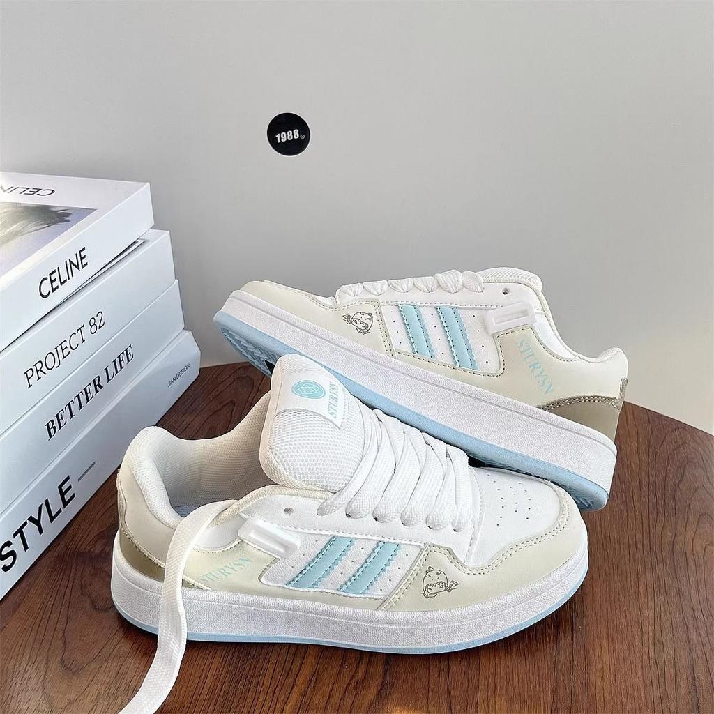 Нишевый дизайн милые туфли-хлебушки женские 2025 новые студенческие повседневные оригинальные модные трендовые корейская версия универсальные белые туфли