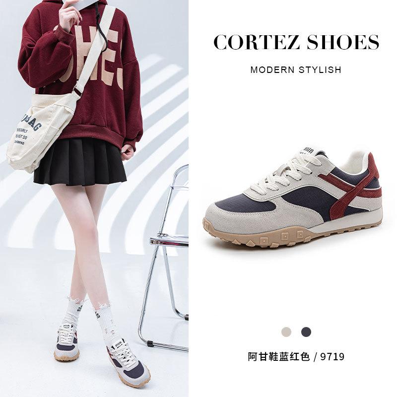 2025 новые маленькие белые туфли кожаные мягкая подошва туфли цветовое сочетание для поездок на работу тренировочные туфли женские повседневные универсальные Форрест Гамп туфли