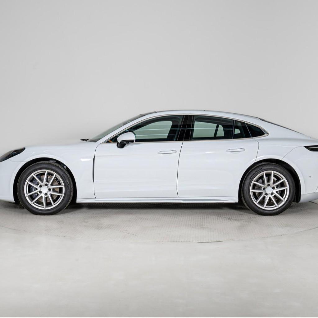 Panamera 976 Turbo Body Kit for 24-UP Model with Daytime Running Lights, Long Wheelbase