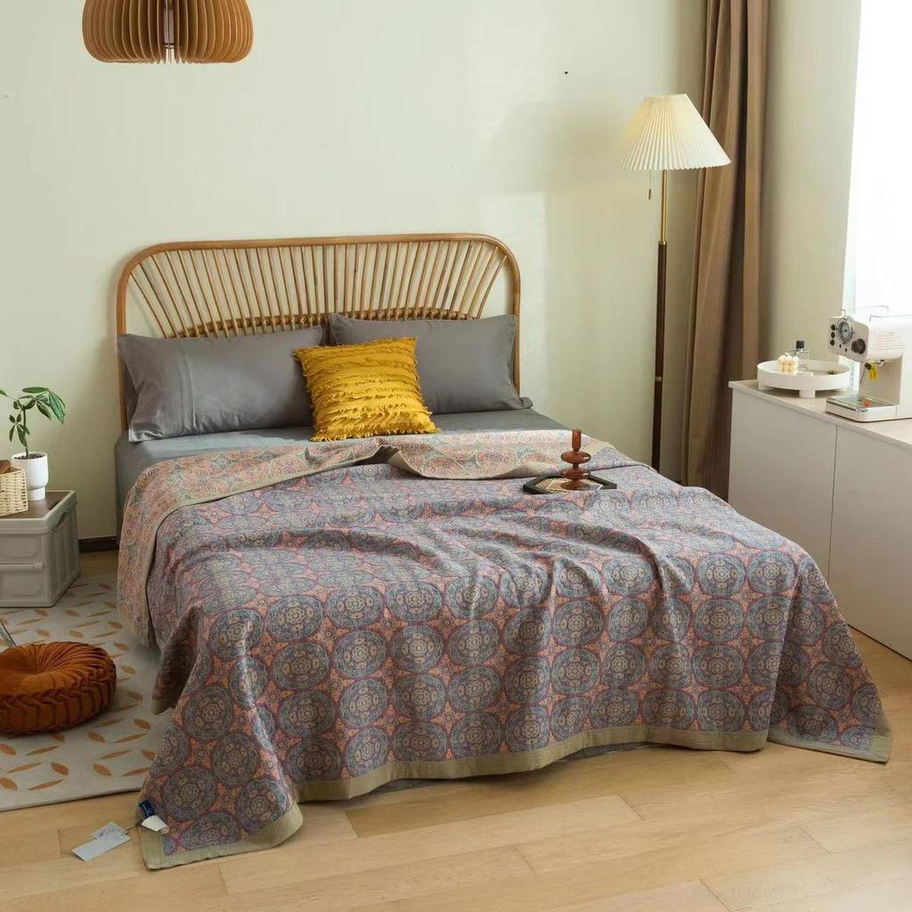 Decorative Bed Cover Blanket Ethnic Cotton Gauze Bedroom Bedspread On The Bed Double Quilts King Size Bed Comforters 220*240cm