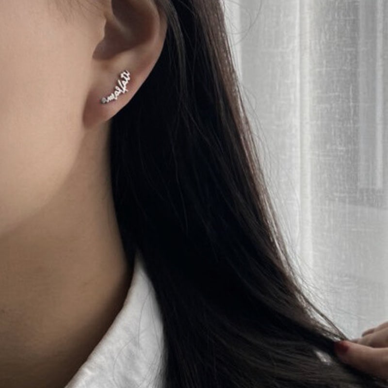 DU T`Ai Lettering Ear climber - Amorfati, Silver