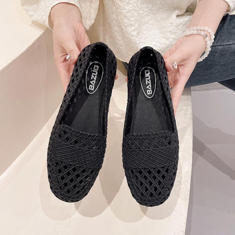 Flat Sandals for Women's Versatile Summer Casual Breathable Hollow Out Beach Shoes with Soft Soles for Nurses