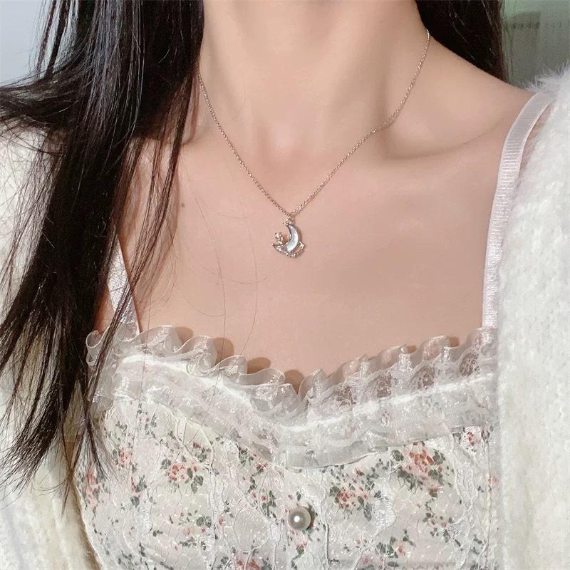 925 sterling silver white fritillary moon necklace women's light luxury Korean version ins high-end design star and moon pendant girlfriend neck chain
