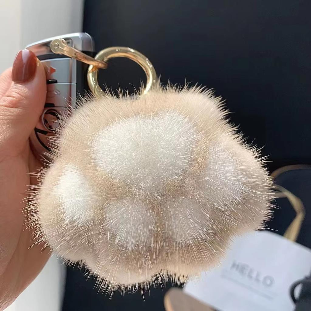Lovely Cat Paw Faux Fur Keychain Charm Fashion Plush Bear Paw Car Key Chain Bag Pendant Keyrings Party Favor