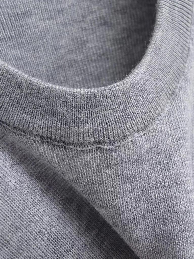 Весна 2025 Трикотаж из шерсти с U-образным вырезом: Прозрачный топ облегающего кроя с длинным рукавом