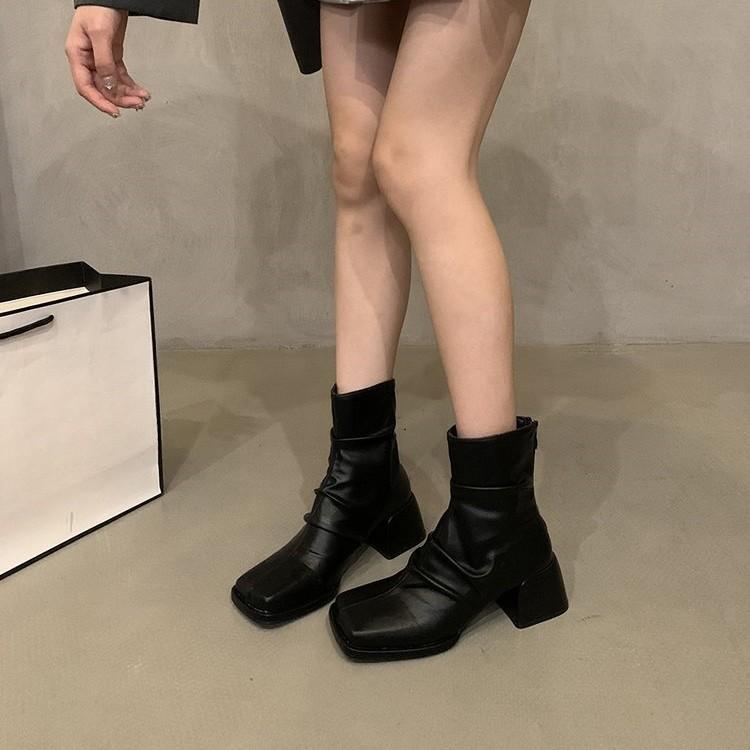 Ботинки на высоком каблуке женские тонкие ботинки Martin 2024 новые квадратные ботинки популярные в этом году короткие ботинки Chelsea