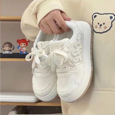 Универсальные маленькие белые туфли на толстой подошве Женские Весна и Осень Новые Ins Трендовые буквы Универсальные кожаные повседневные кеды