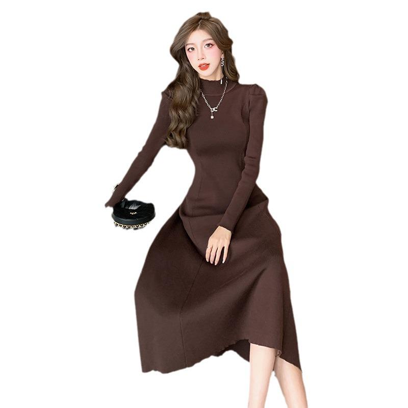 Женское черное трикотажное платье-свитер в стиле ретро во французском стиле — облегающий крой, выше колена, осень/зима 2023 г.