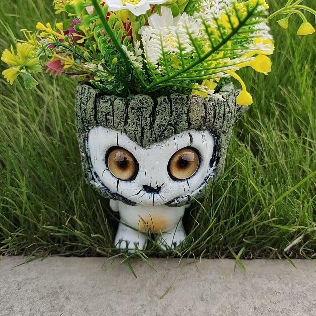 Alien Shaped Figurine Ornament for Home & Garden Decor