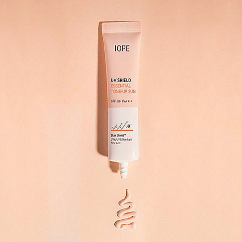 Iope UV SHIELD ESSENTIAL ТОНИРУЮЩИЙ СОЛНЦЕЗАЩИТНЫЙ КРЕМ SPF 50+ PA++++ 50 мл
