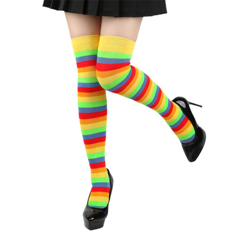 Радужные полосатые длинные гольфы выше колена женские фестивальные костюмные аксессуары для выступлений танцев красочные полосатые носки оптом