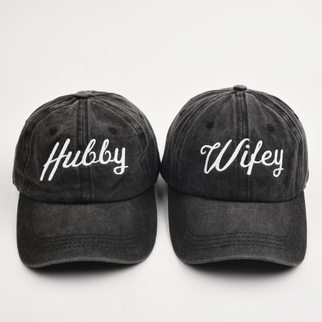 Кепка-бейсболка с вышивкой букв 'Wifey Hubby' Черная с эффектом потертости Для мужчин Женщин Регулируемая Застежка Snapback Хлопок Мягкий Верх Кепки Подарок на Вечеринку
