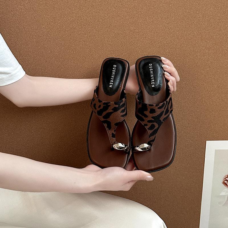 Летние сабо на толстом каблуке с закрытым носком и танкеткой, крутые шлепанцы, женская верхняя одежда с юбкой, пляжные сандалии, высокая платформа, шлепанцы