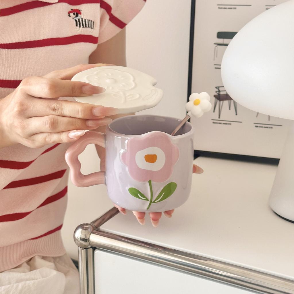 Керамическая кружка-стакан «Тюльпан» с крышкой, подарок для подруги, учителя на день рождения, практичный сувенир